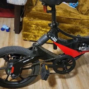 Swagtron Eb-7 Black and Red
