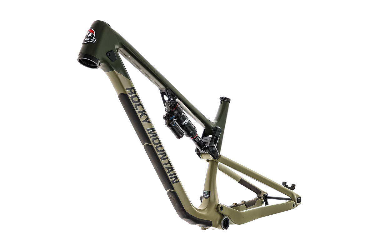 2022 Rocky Mountain Bicycles Altitude Carbon