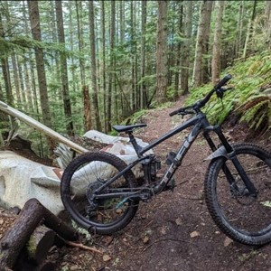 2021 Trek Remedy Black