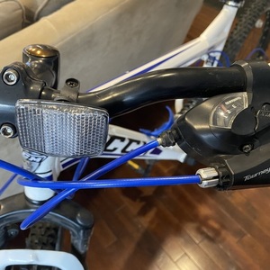 CCM Apex 6061 aluminum White