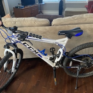 CCM Apex 6061 aluminum White