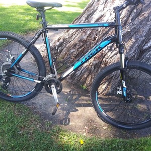 2018 Trek 21" Black, Stickers tape or other cover-up, and Blue