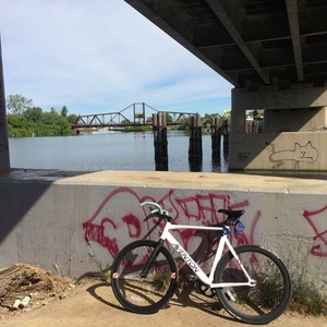 2013 Aventón Mataro White