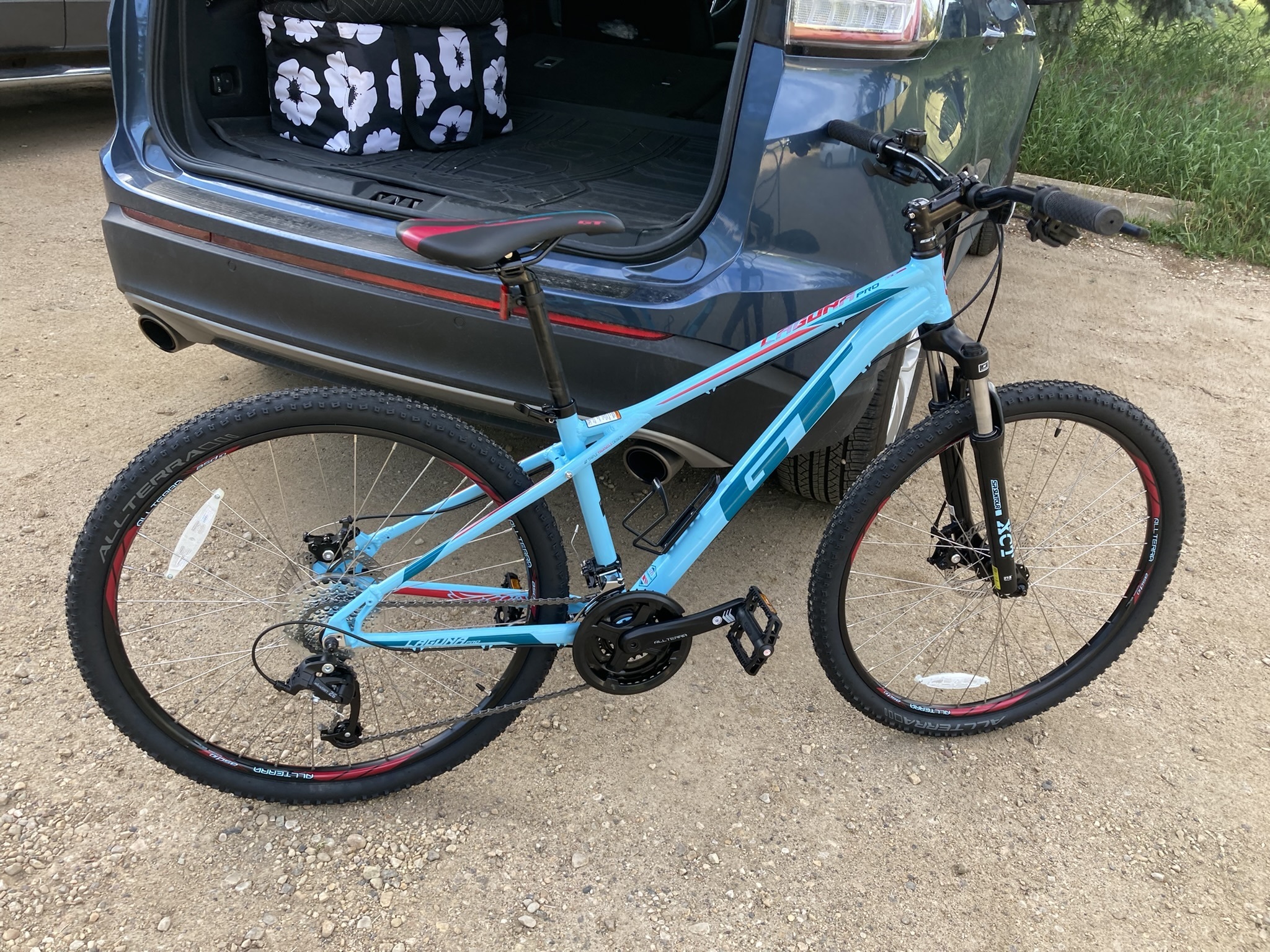 2022 GT Bicycles Laguna Pro GT