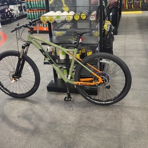2022 GT Bicycles Avalanche Green and Orange