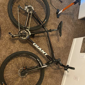 2020 Giant Roam 3 Black and Red