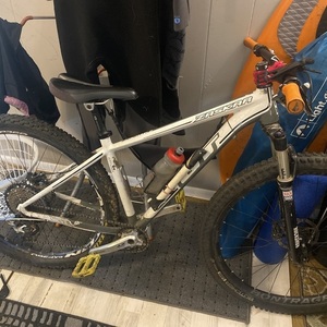2012 GT Bicycles Zaskar White