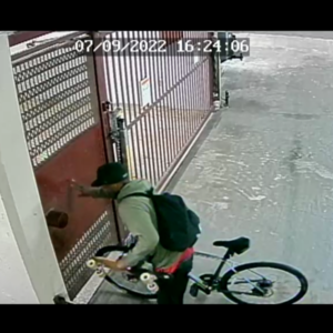 2022 Giant Escape 2 Disk Silver, gray or bare metal