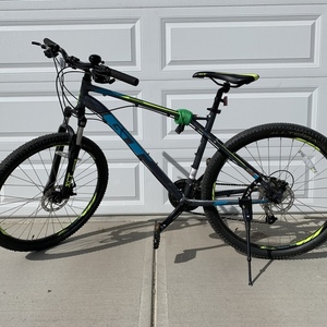 2022 GT Bicycles Aggressor Pro Silver, gray or bare metal