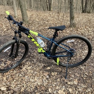 Trek Black
