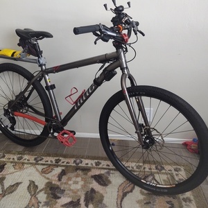 2022 Niner EMD 9 1.1 Silver, gray or bare metal