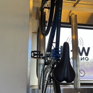 2022 Schwinn Aluminium Black