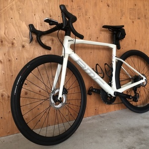 2022 BMC Roadmachine One - 54 White