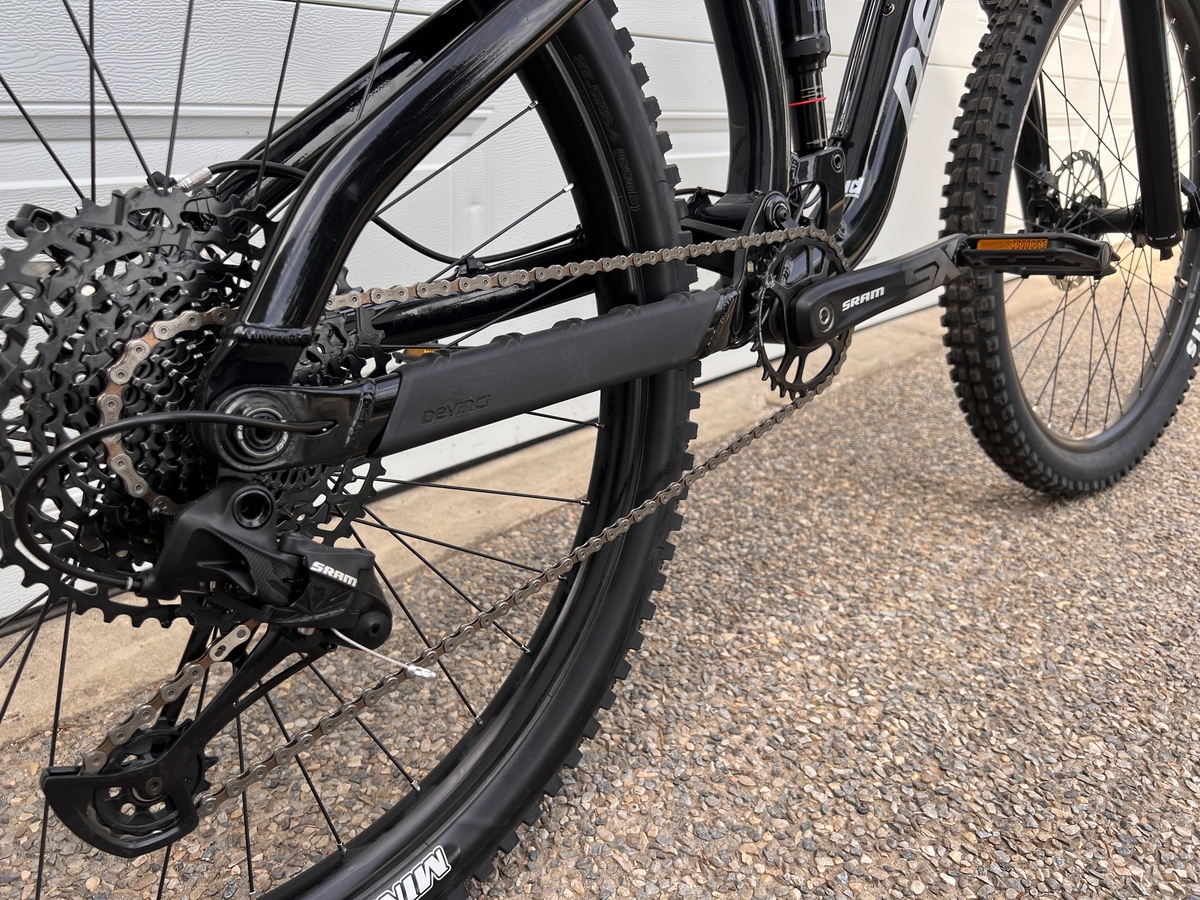 2022 Devinci Marshall