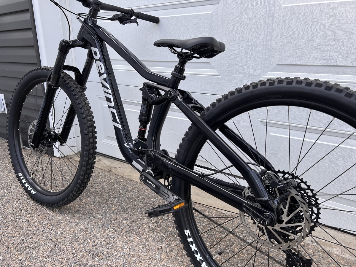 2022 Devinci Marshall