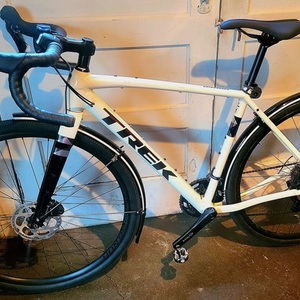 2023 Trek Checkpoint White