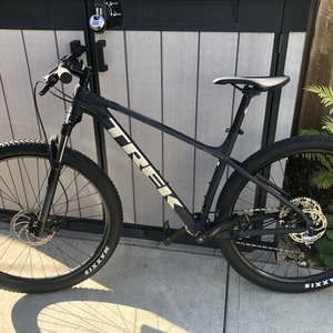 2022 Trek Marlin 7 Hardtail Blue