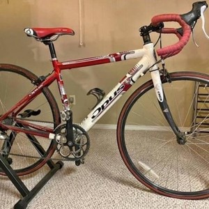 Opus Fidelio Red and White