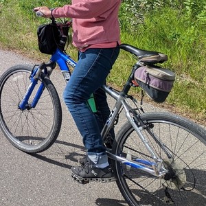 Trek 4300 Blue and Silver, gray or bare metal