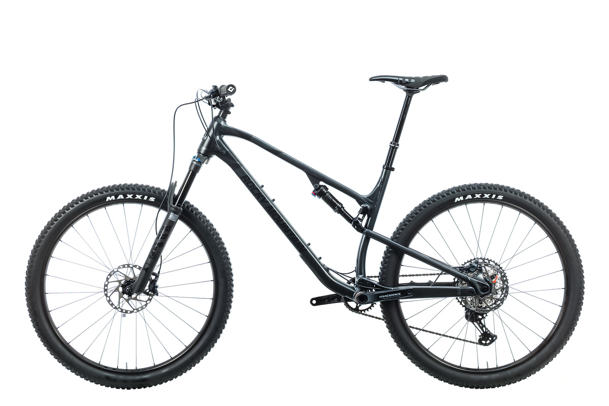 2022 Rocky Mountain Bicycles Element