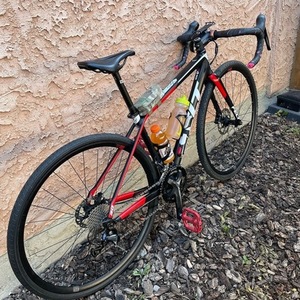 2018 Felt Gravel/cycling Black and Red