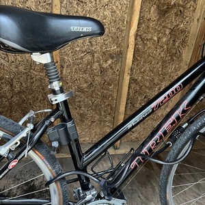 Trek 7200 Black