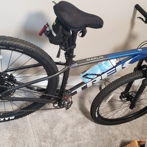 2022 Trek Marlin 8 Silver, gray or bare metal and Blue