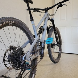 2022 YT Capra Core 2 Silver, gray or bare metal