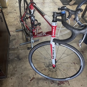 2012 Trek 2.3 H2 (Compact) Red and White