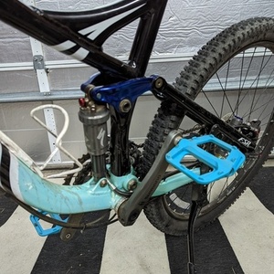 2010 Specialized Safire Expert Blue, Black, and White