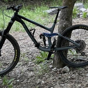 2020 Transition Bikes Patrol Black and Silver, gray or bare metal