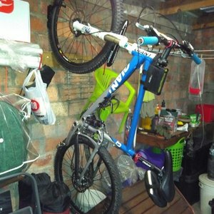 2009 Giant Anthem X2 Blue and Silver or Gray