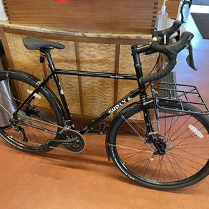 2021 Surly LHT Disc Trucker 56 Black