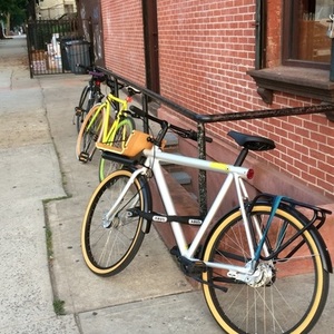 Vanmoof Standard Straight Frame Silver or Gray