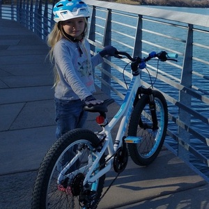 2021 Trek Precaliber 20 7-speed White and Blue