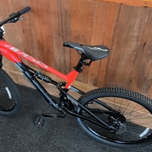 2022 Polygon Sisuku D5 Red