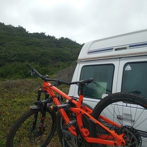 2022 Transition Bikes Spire Orange and Black