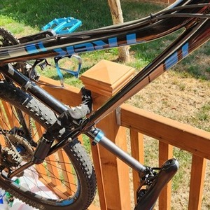 2022 Trek X-Caliber 8 Black and Blue