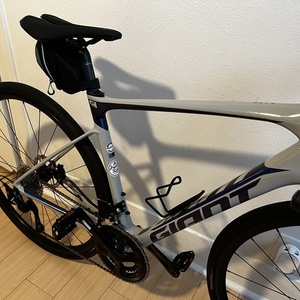 2021 Giant Defy Advanced 2 (M) Silver, gray or bare metal