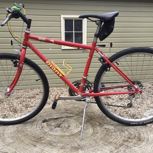 1990 Giant Iguana Red and Yellow or Gold