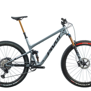 2022 Pivot Trail 429 Silver, gray or bare metal