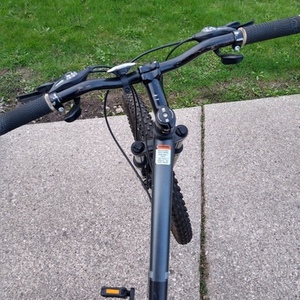 2014 Diamondback Response XE Silver, gray or bare metal and Black