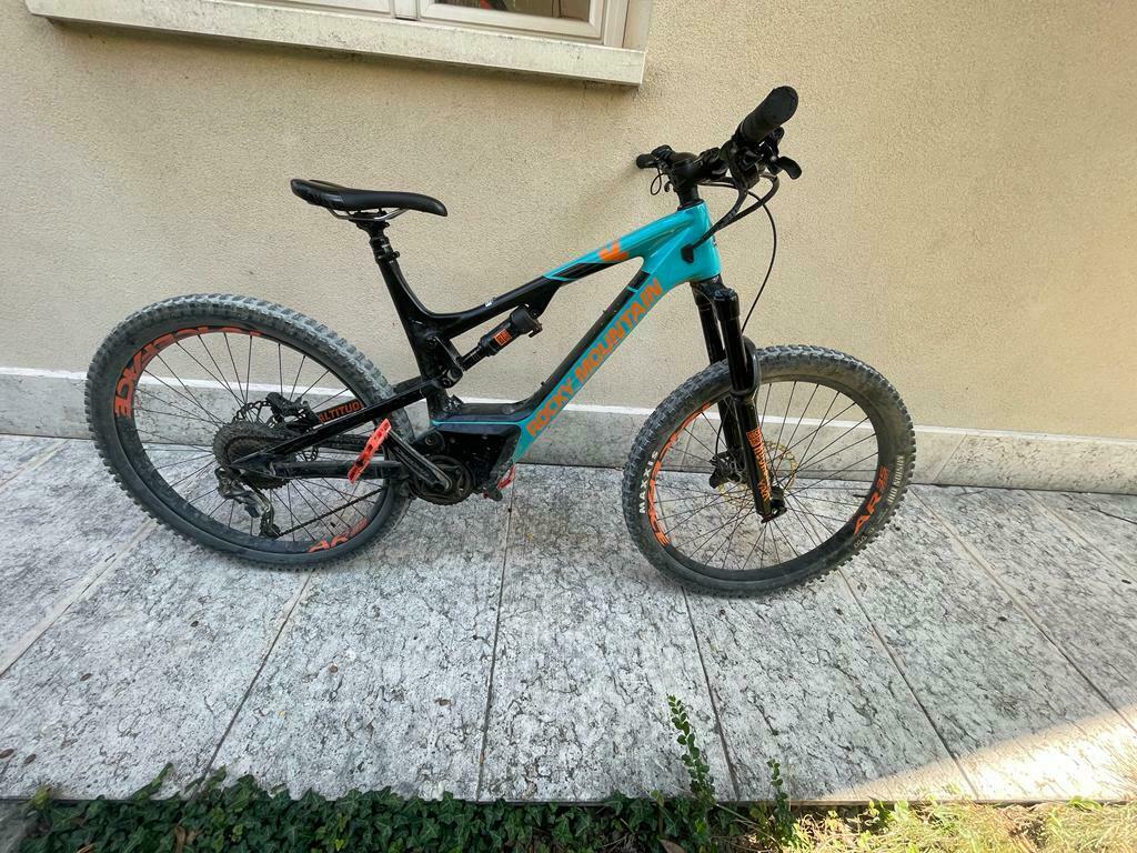 Stolen 2018 Rocky Mountain Bicycles RM0RMEM2EAEAL0085