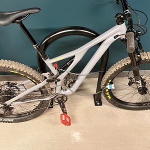 2018 Specialized Stumpjumper Silver, gray or bare metal