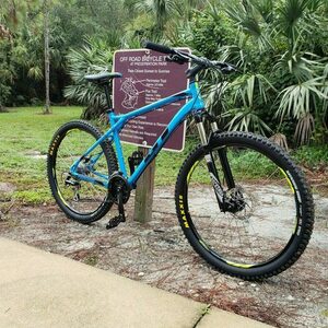 2022 GT Bicycles Mountain bike 17" Blue