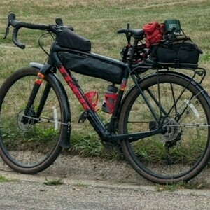 2022 Trek Checkpoint Black