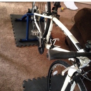 2012 Diamondback Insight White, Black, and Silver or Gray