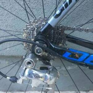 2009 Giant Defy Advanced 3 (Triple Chainring) Blue, Black, and Silver, gray or bare metal