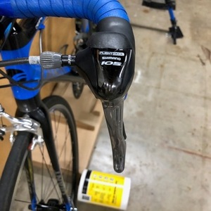 2009 Giant Defy Advanced 3 (Triple Chainring) Blue, Black, and Silver, gray or bare metal