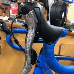 2009 Giant Defy Advanced 3 (Triple Chainring) Blue, Black, and Silver, gray or bare metal